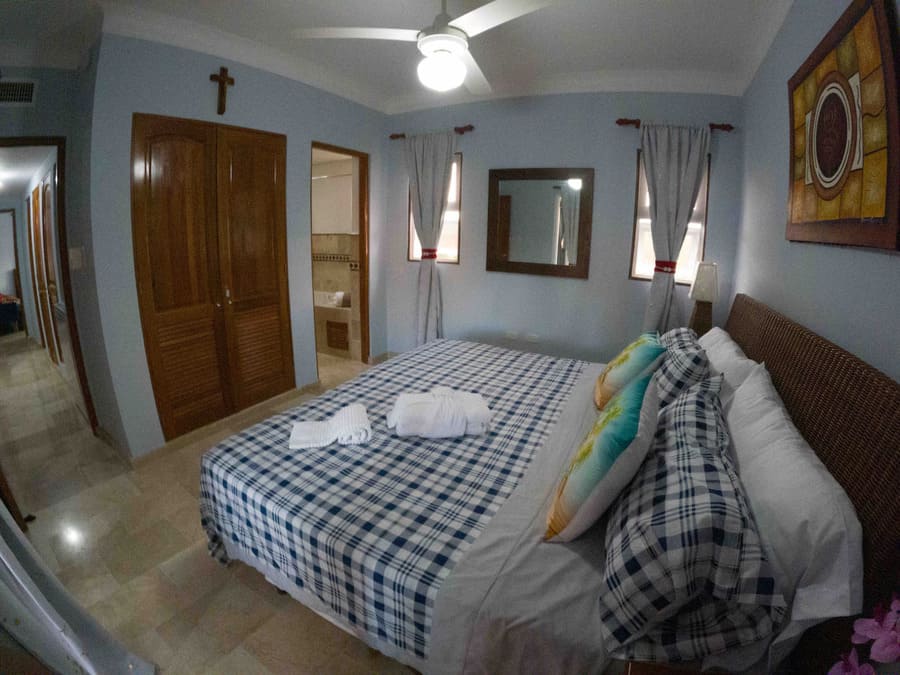 3d271383-53a6-46a5-8255-6cad1a1e19a0